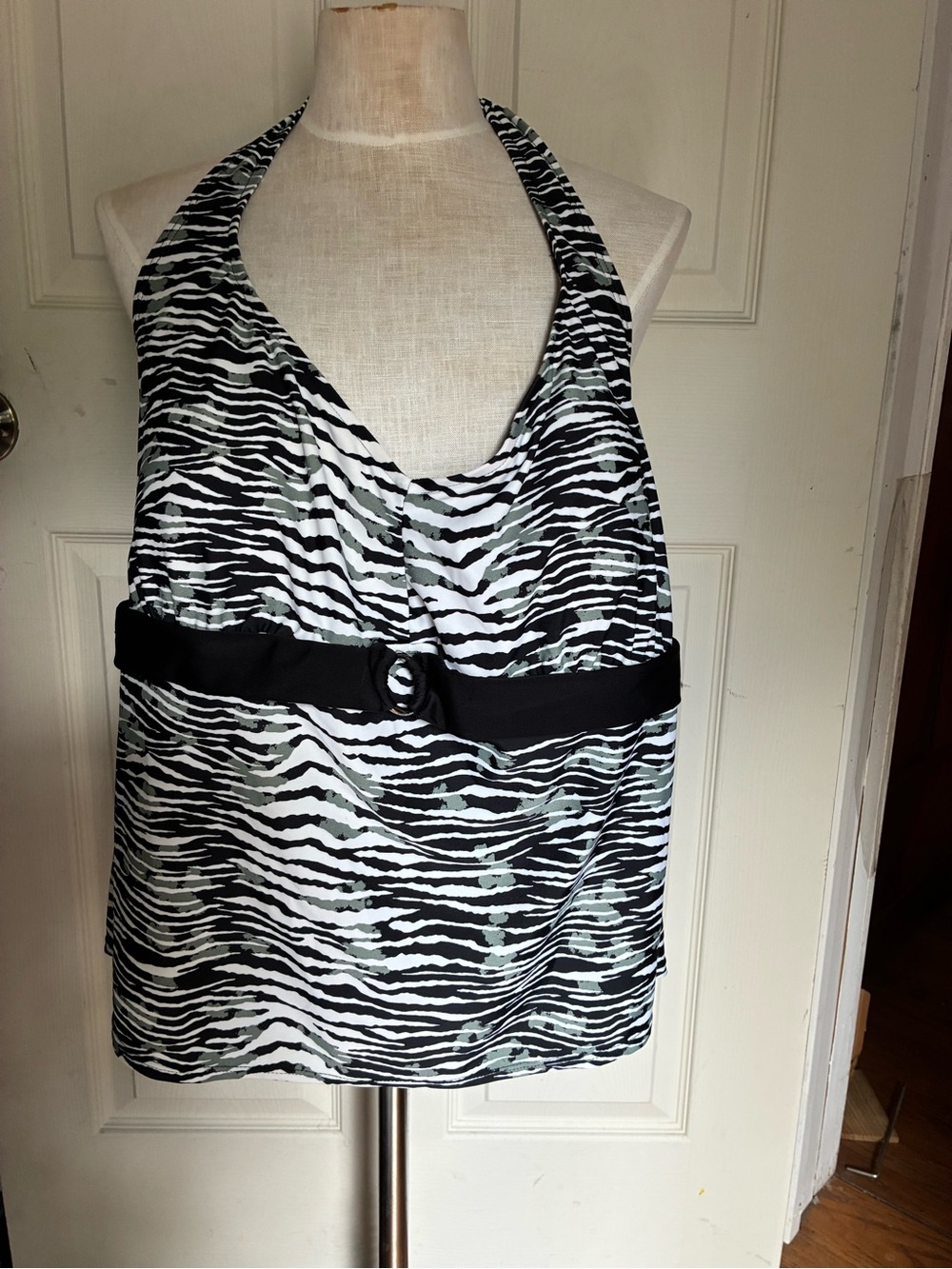 Beach Native 24W Tankini halter style swim top/attached bra/not wired